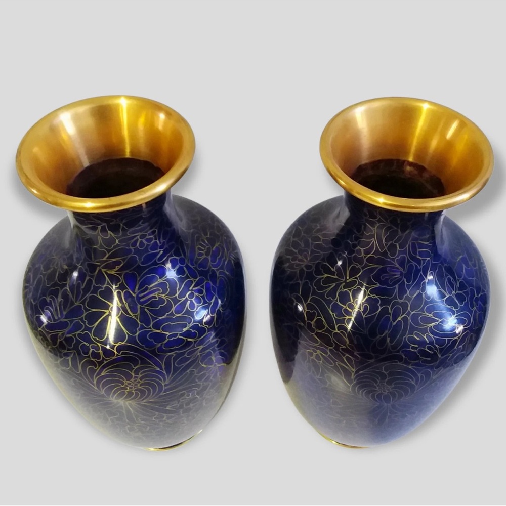 Vtg Asian cloisonné cobalt navy blue champleve enamel vases 10 1/4 in tall Pair - Picture 9 of 12